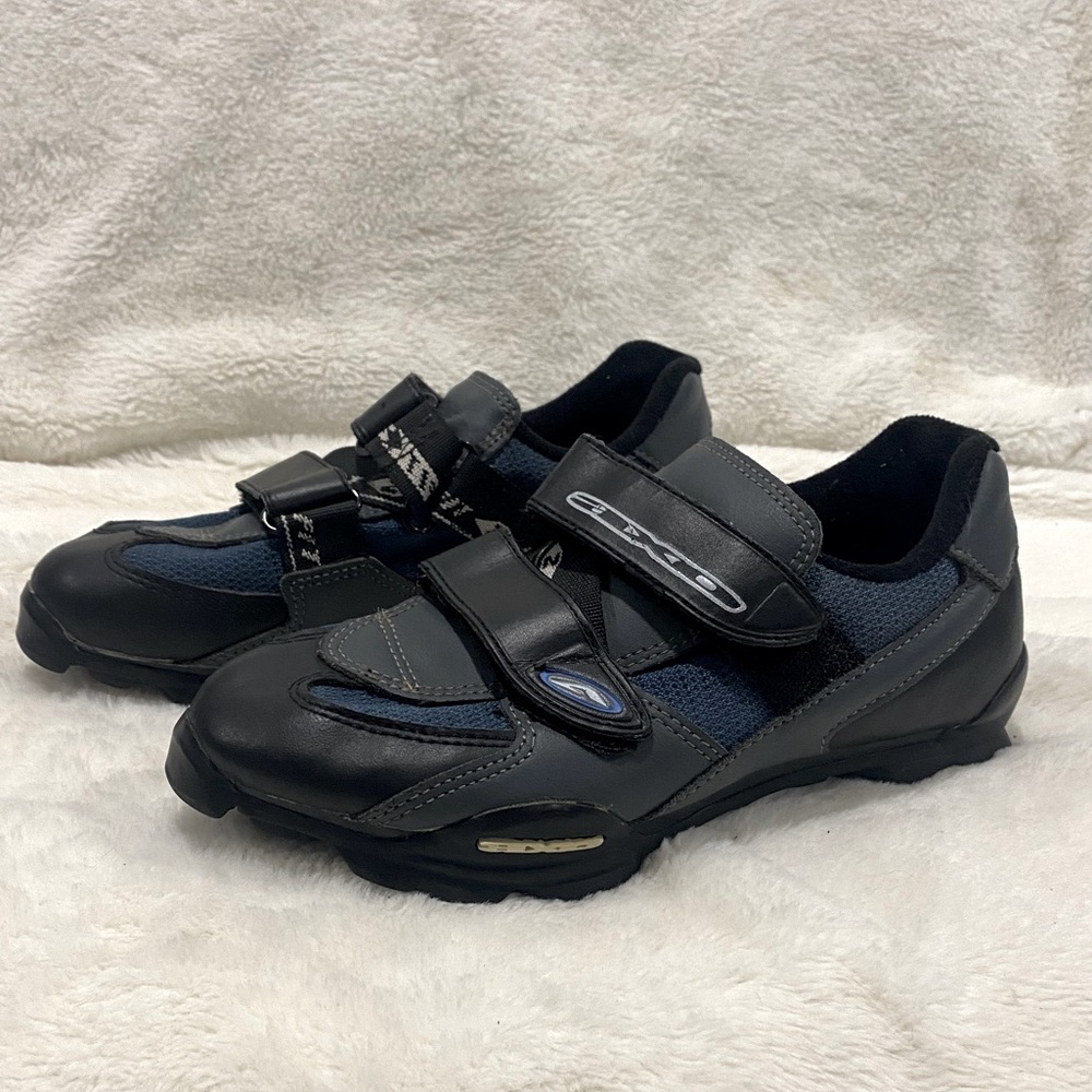 Axo Cycling Shoes - Picture 2 of 10